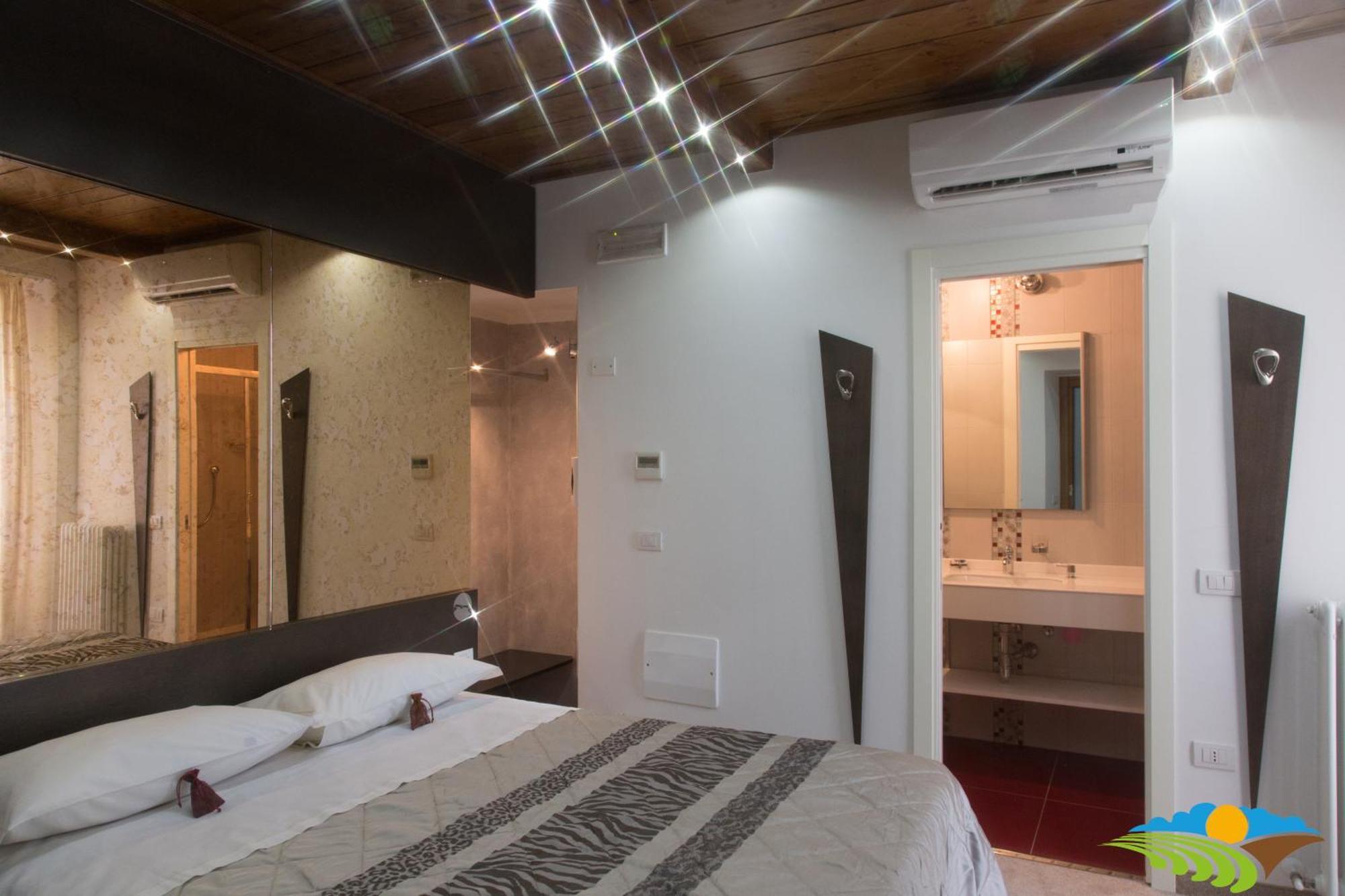 Albergo Diffuso - Il Poggetto Tra Urbino & San Marino Δωμάτιο φωτογραφία