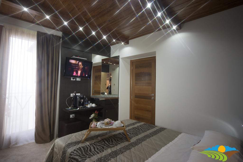 Albergo Diffuso - Il Poggetto Tra Urbino & San Marino Δωμάτιο φωτογραφία